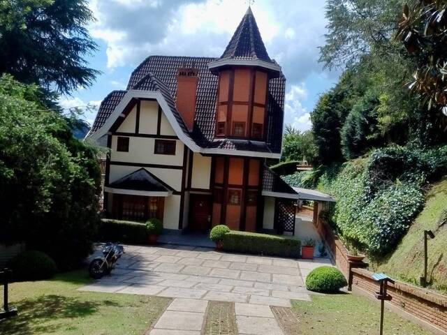 #266 - Casa para Venda em Campos do Jordão - SP - 2